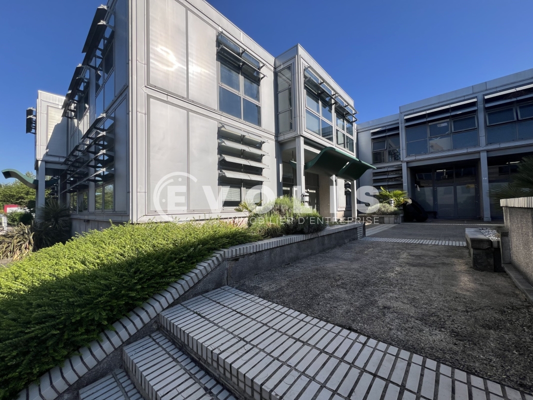 Photo 3 – location Entrepôts / activités	SUCY EN BRIE (94370)