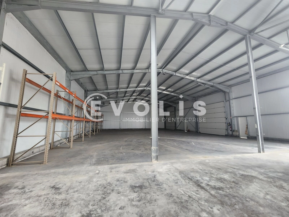 Photo 2 – location Entrepôts / activités	SAINT CHEF (38890)