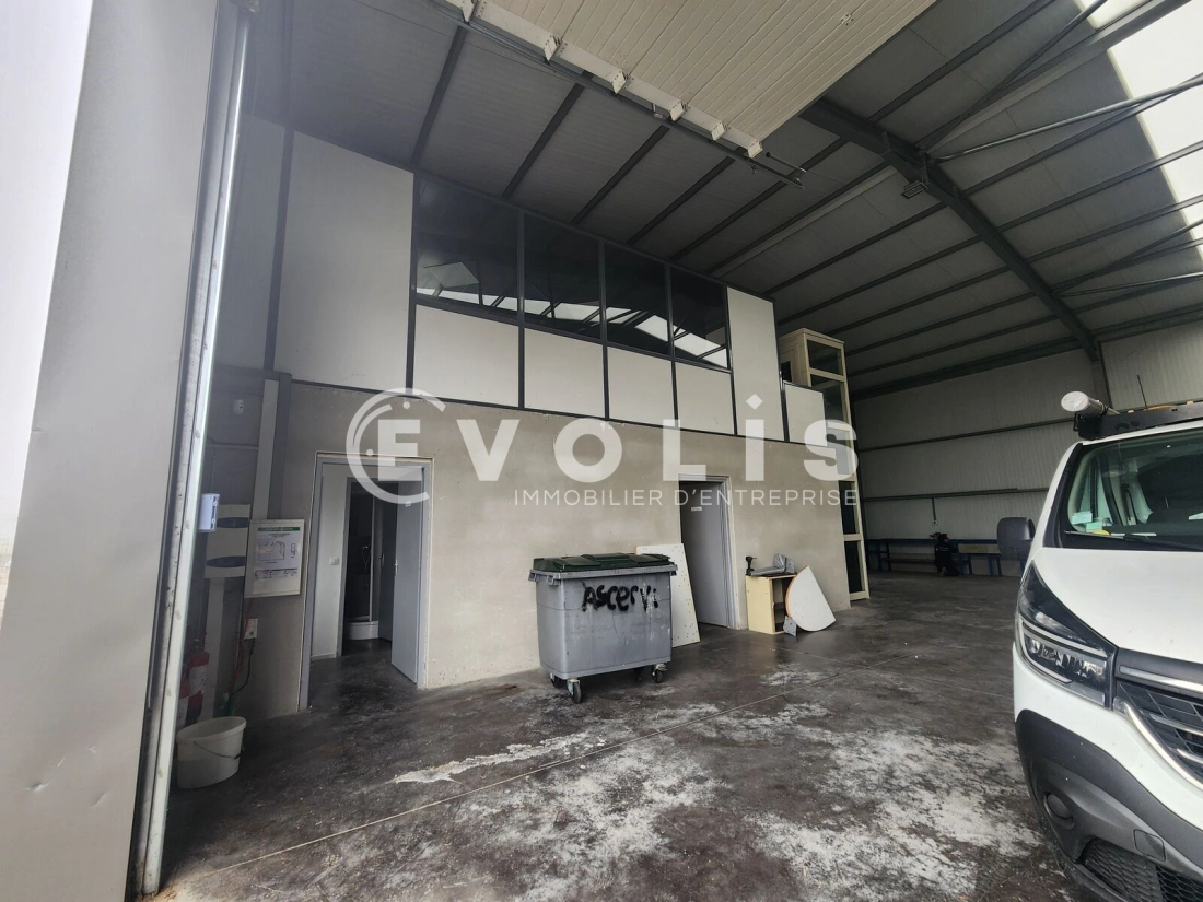 Photo 9 – location Entrepôts / activités	SAINT CHEF (38890)
