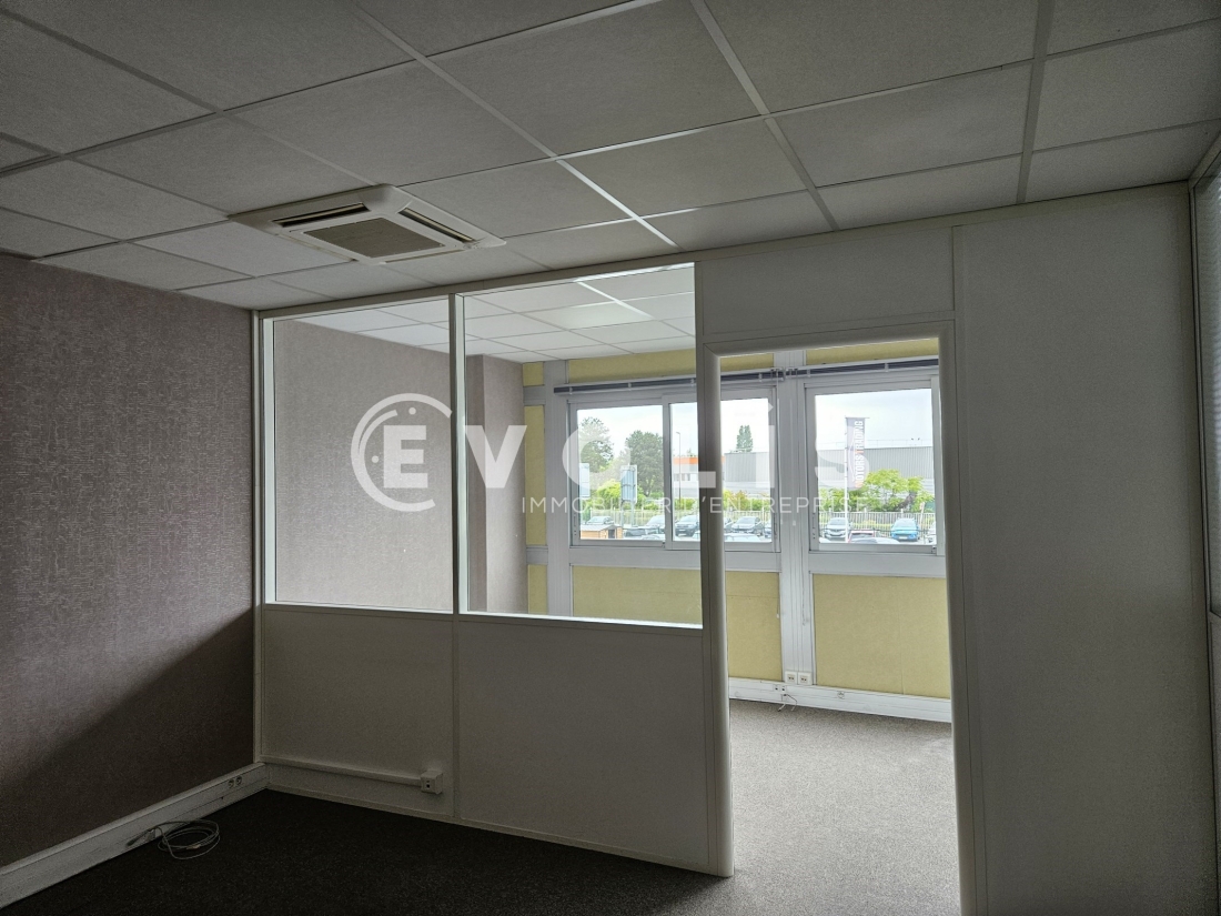 Photo 10 – location Entrepôts / activités	LES ULIS (91940)