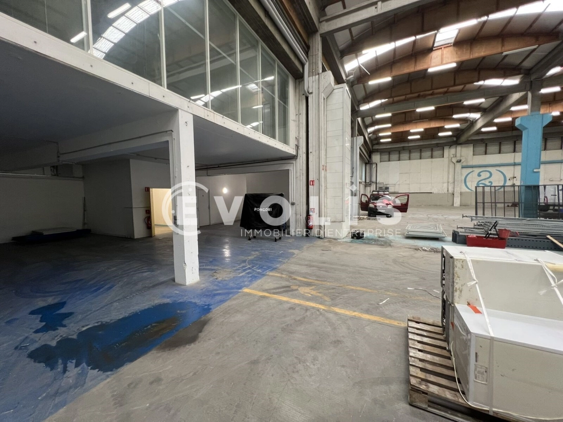 Photo 10 – location Entrepôts / activités	SAINT PRIEST (69800)