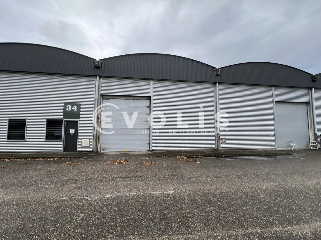 Photo 3 – location Entrepôts / activités	SAINT PRIEST (69800)