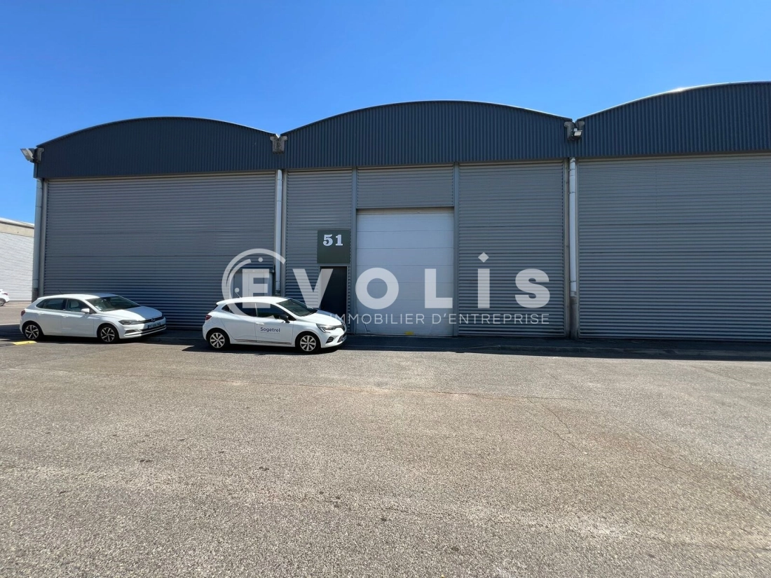 Photo 14 – location Entrepôts / activités	SAINT PRIEST (69800)