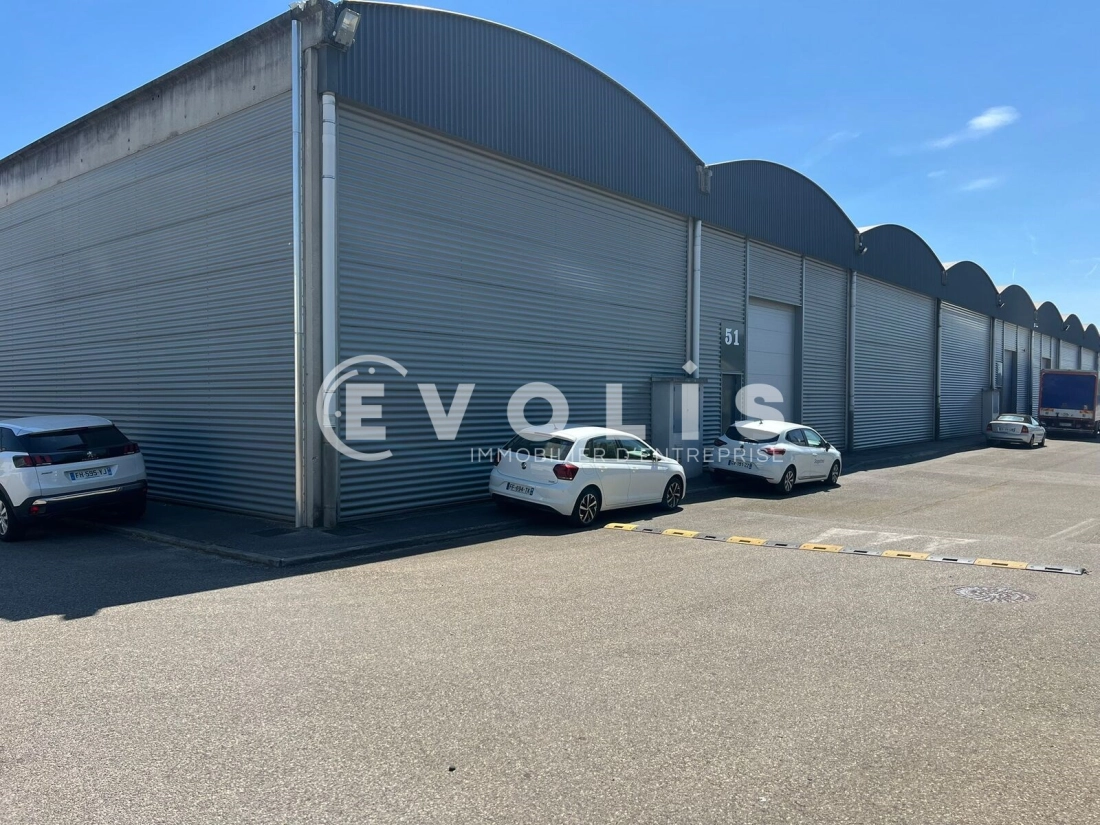 Photo 13 – location Entrepôts / activités	SAINT PRIEST (69800)