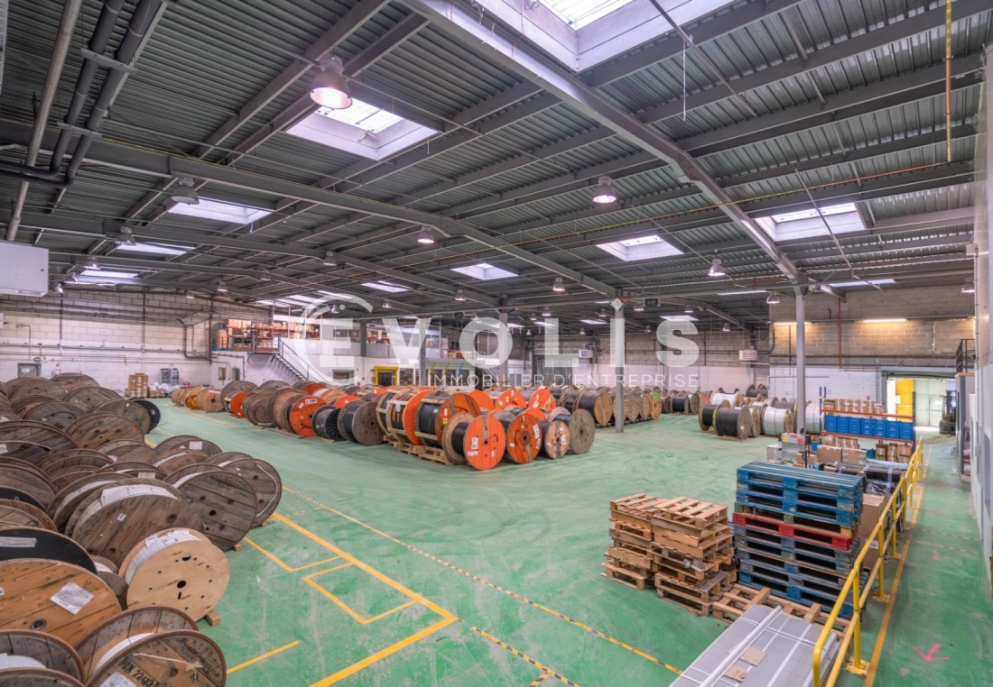 Photo 2 – location Entrepôts / activités	PALAISEAU (91120)