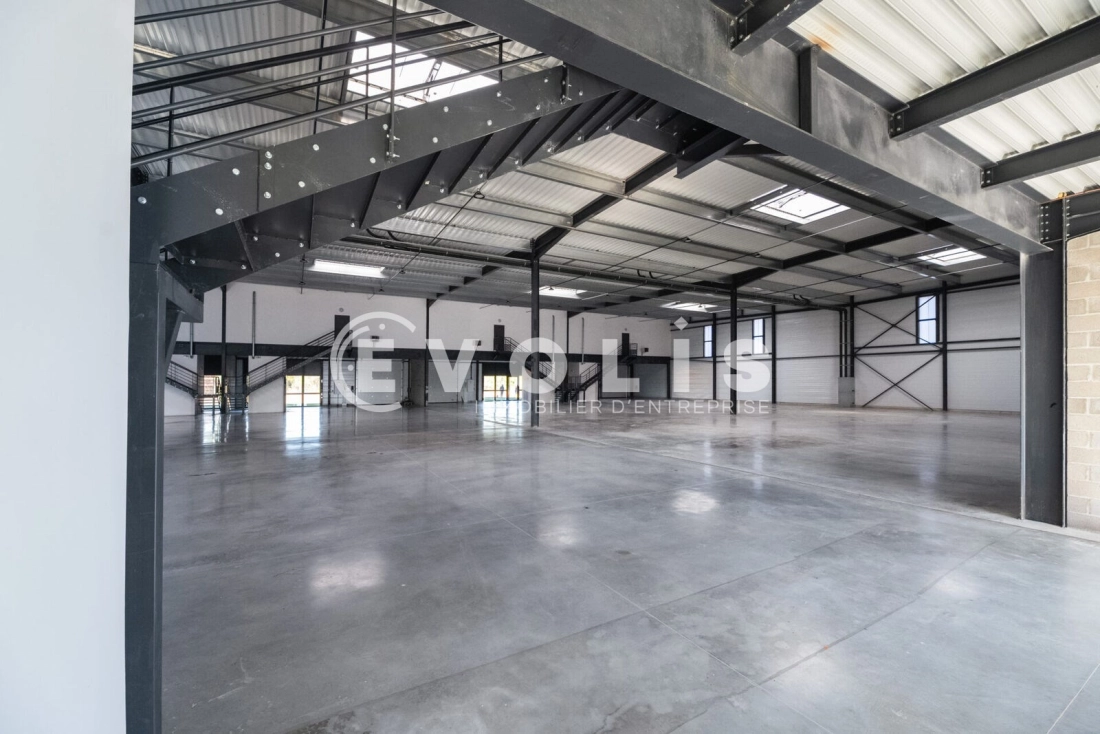 Photo 3 – location Entrepôts / activités	VILLEBON SUR YVETTE (91140)