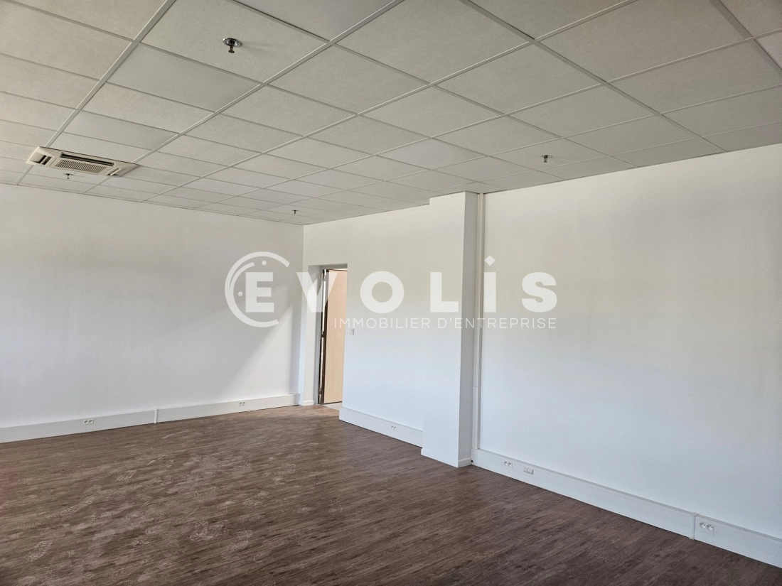 Photo 6 – location Entrepôts / activités	LES ULIS (91940)