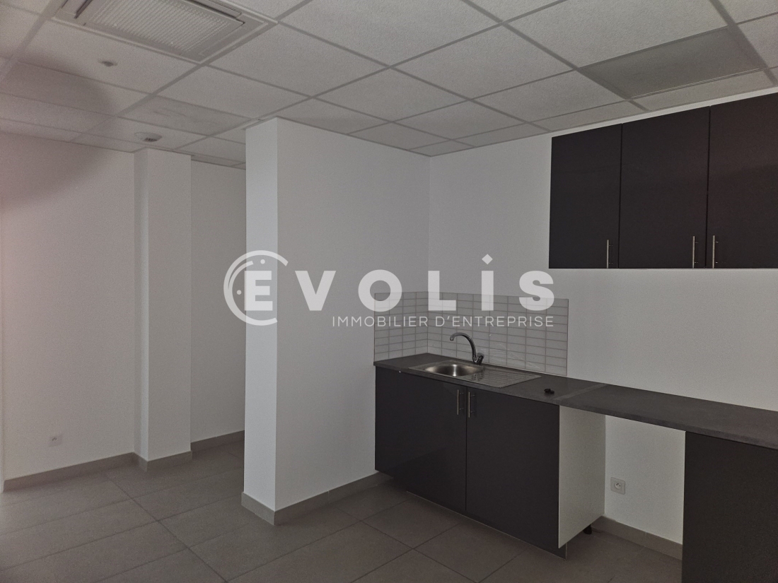 Photo 7 – location Entrepôts / activités	PALAISEAU (91120)