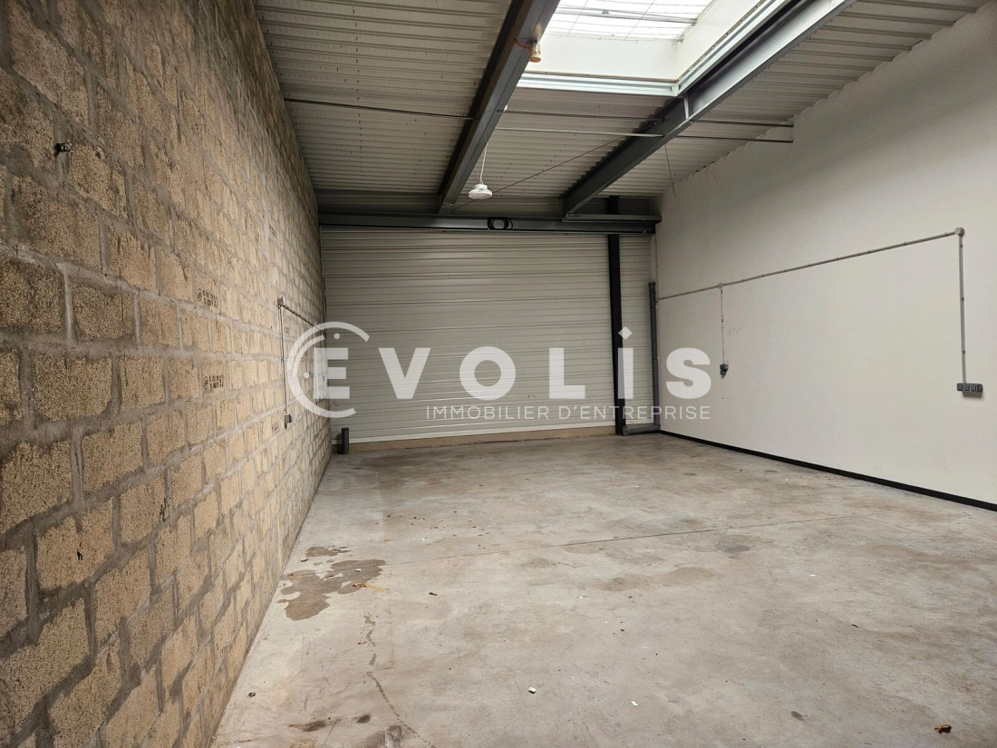 Photo 4 – location Entrepôts / activités	PALAISEAU (91120)