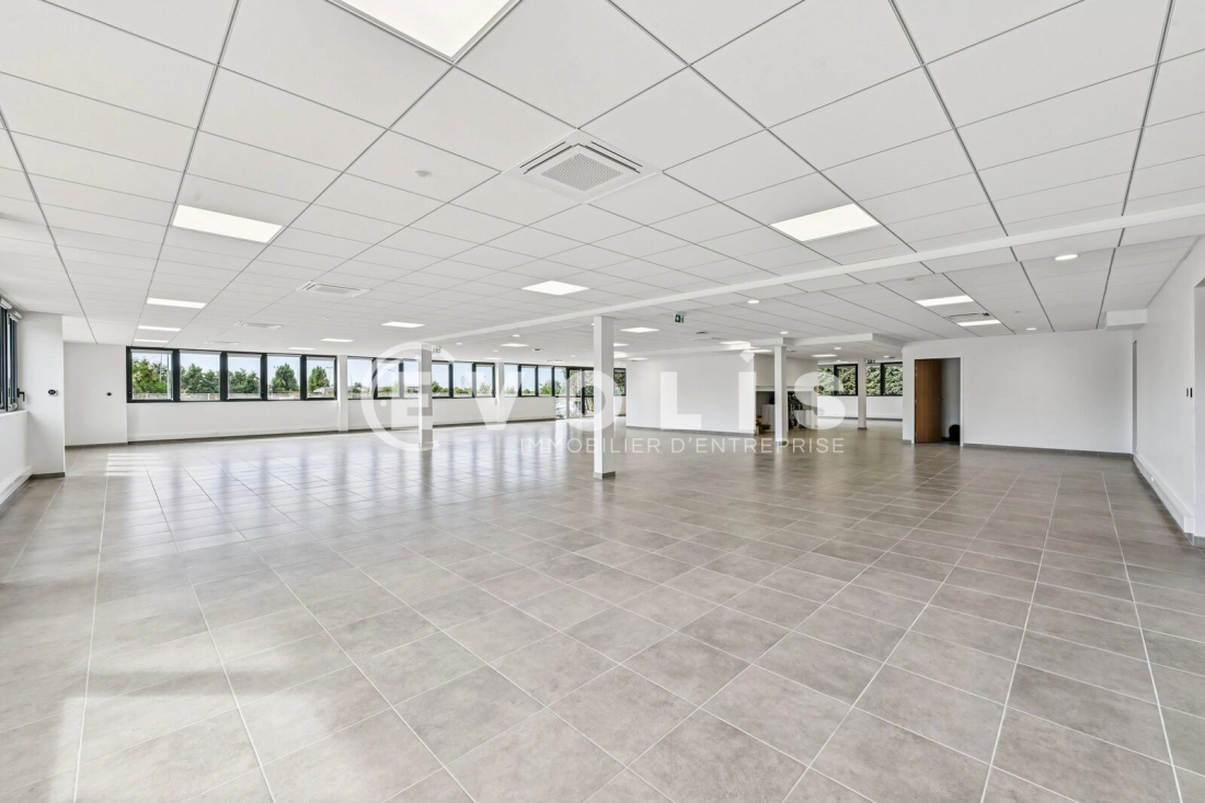 Photo 15 – location Entrepôts / activités	GOUSSAINVILLE (95190)