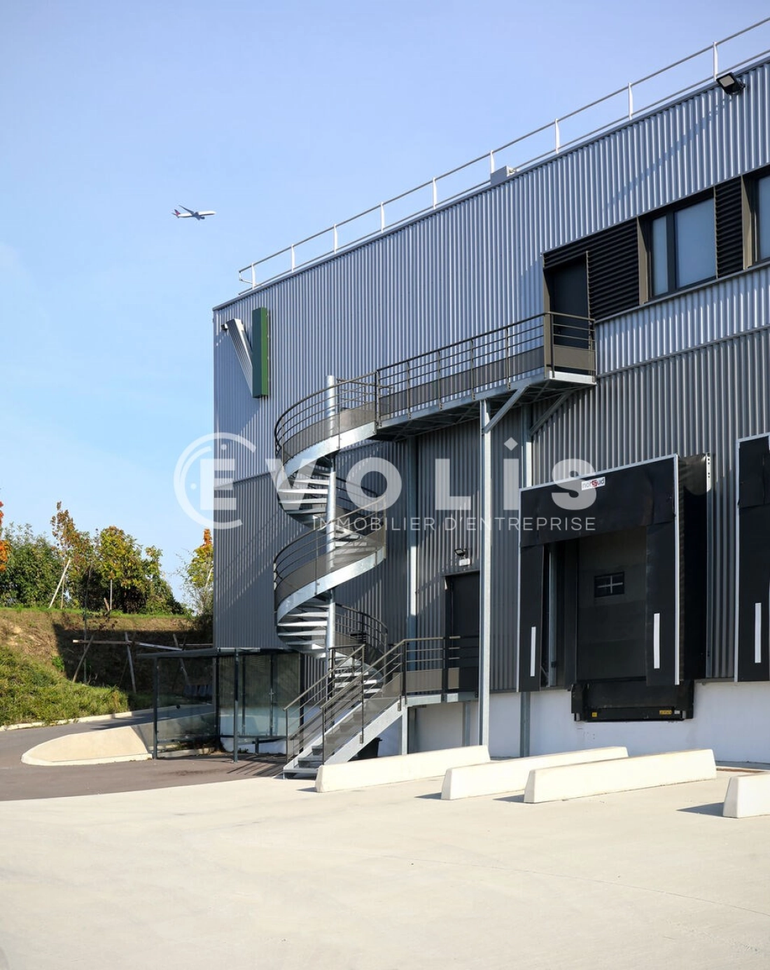 Photo 8 – location Entrepôts / activités	GARGES LES GONESSE (95140)