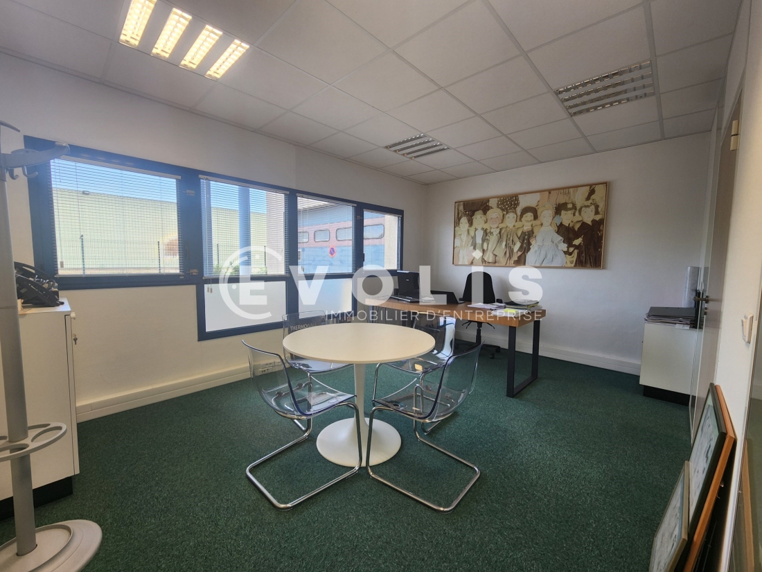 Photo 11 – location Entrepôts / activités	BRON (69500)