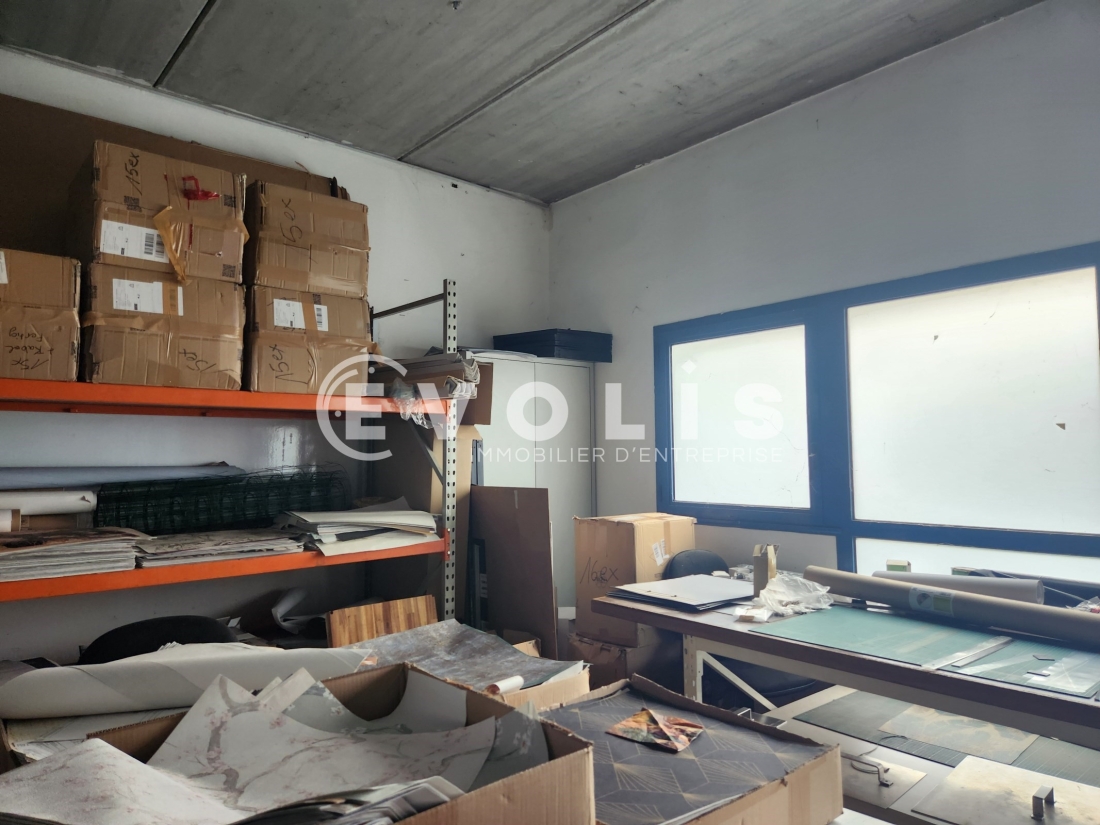Photo 15 – location Entrepôts / activités	BRON (69500)