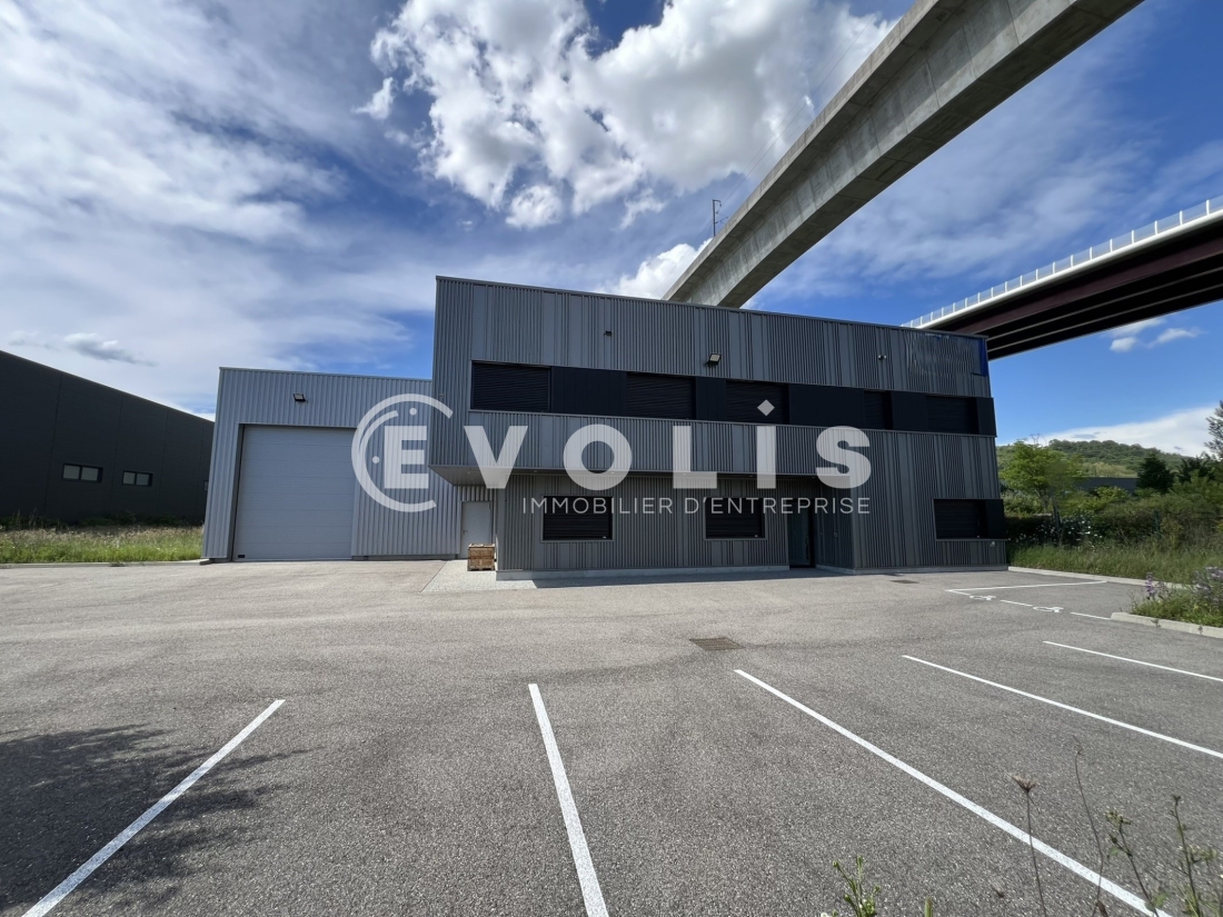 Photo 2 – location Entrepôts / activités	LA BOISSE (01120)