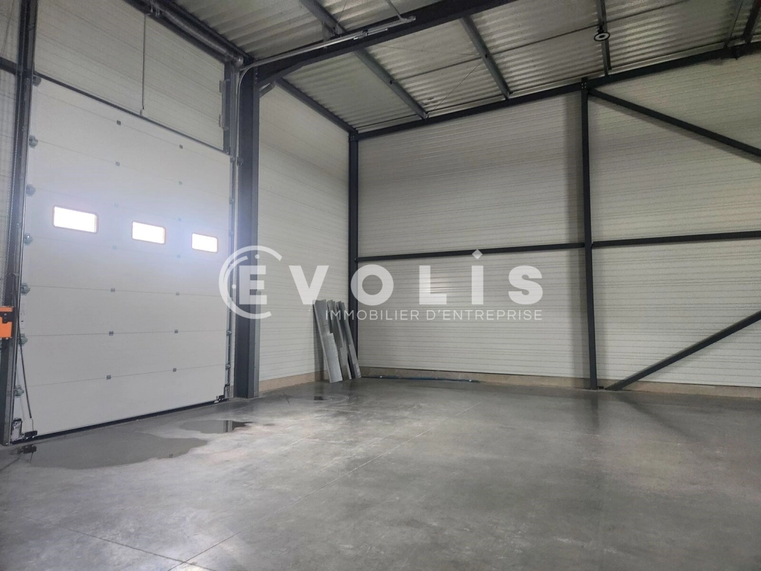 Photo 11 – location Entrepôts / activités	CHASSIEU (69680)