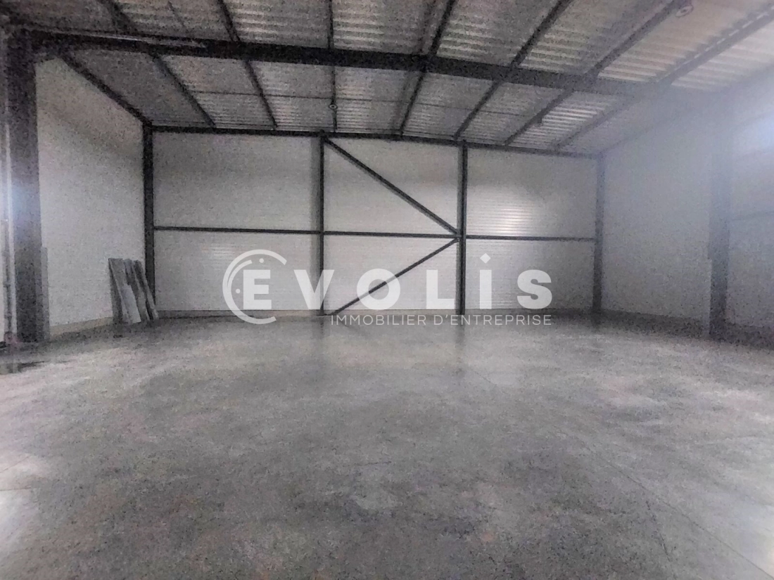 Photo 12 – location Entrepôts / activités	CHASSIEU (69680)