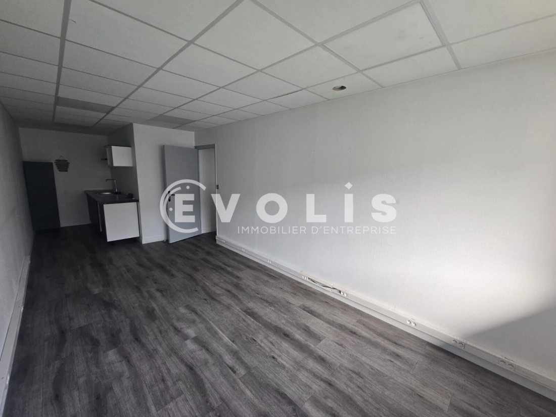 Photo 6 – location Entrepôts / activités	LISSES (91090)