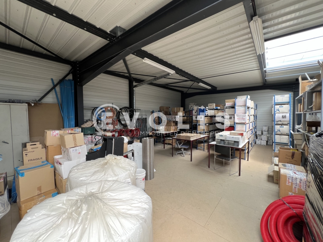 Photo 3 – location Entrepôts / activités	VAULX EN VELIN (69120)