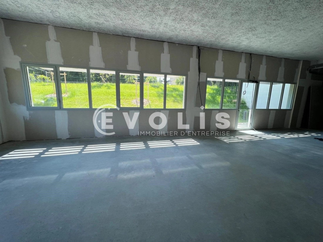 Photo 2 – vente Entrepôts / activités	LISSIEU (69380)