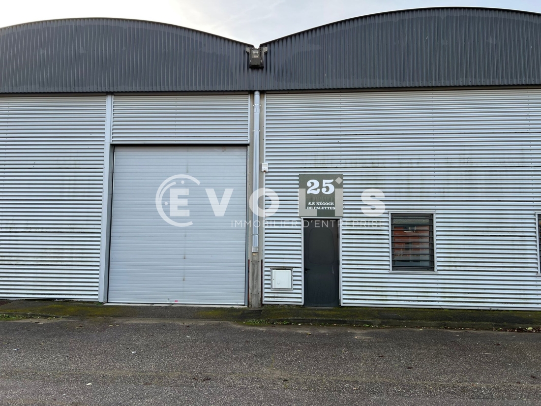 Photo 5 – location Entrepôts / activités	SAINT PRIEST (69800)
