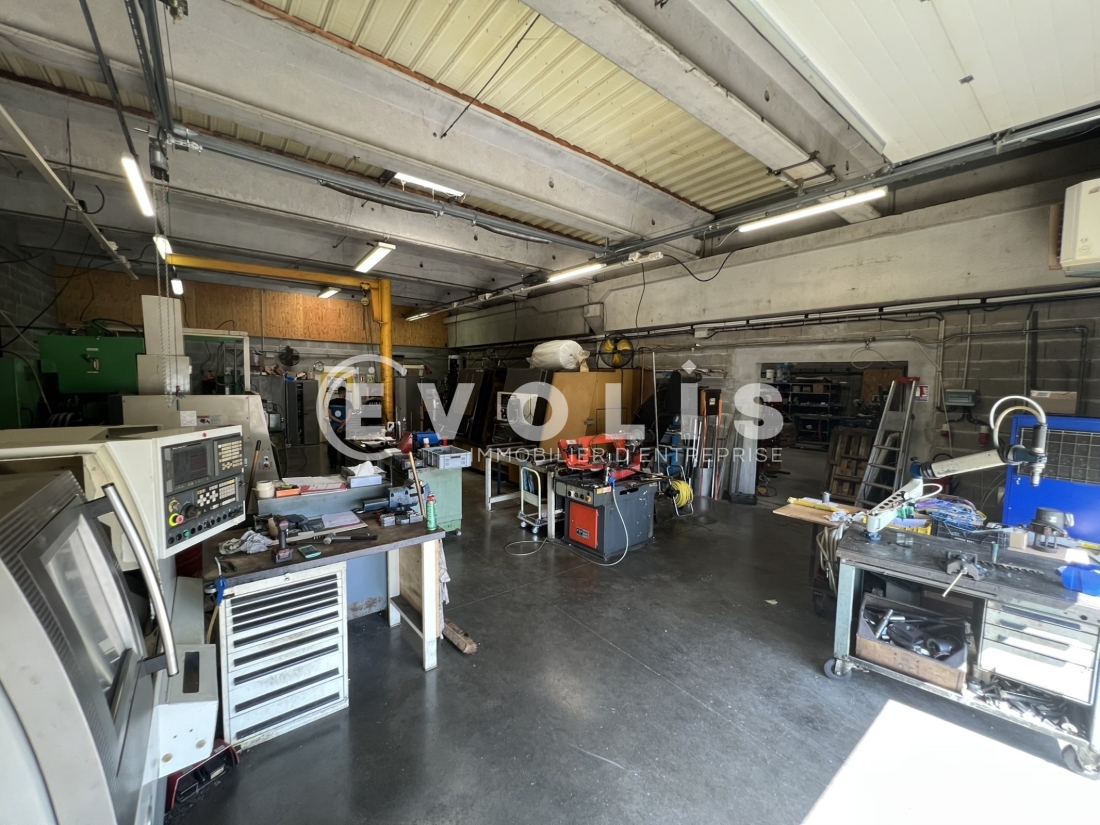 Photo 12 – location Entrepôts / activités	BLYES (01150)