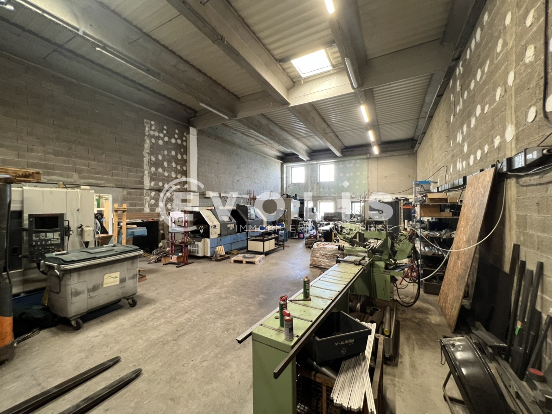 Photo 15 – location Entrepôts / activités	BLYES (01150)