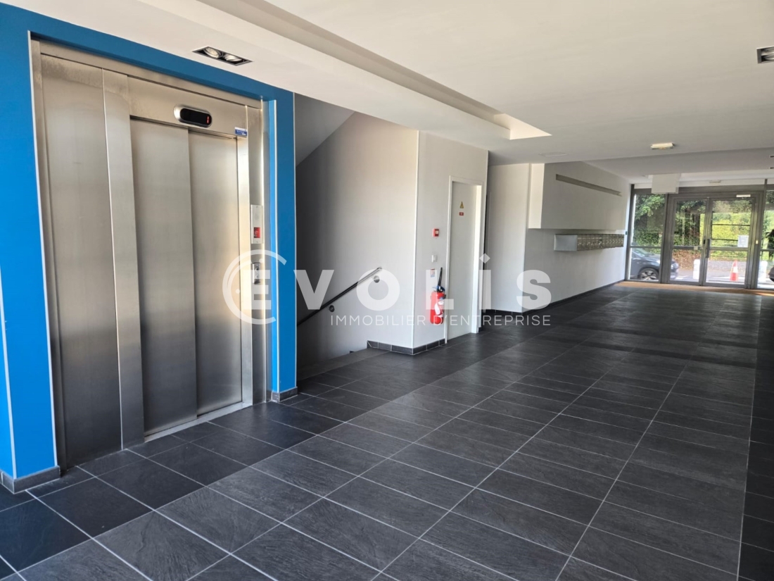 Photo 2 – location bureaux	ORSAY (91400)