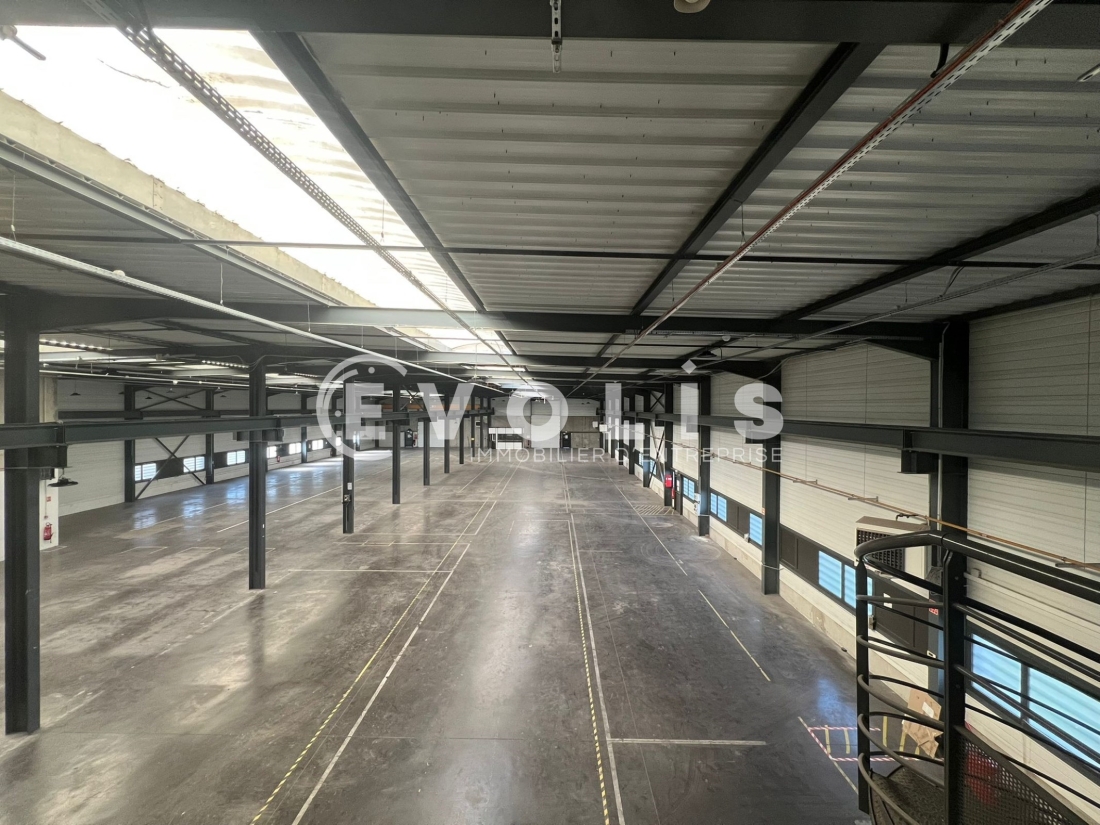 Photo 11 – vente Entrepôts / activités	ST PRIEST (69800)