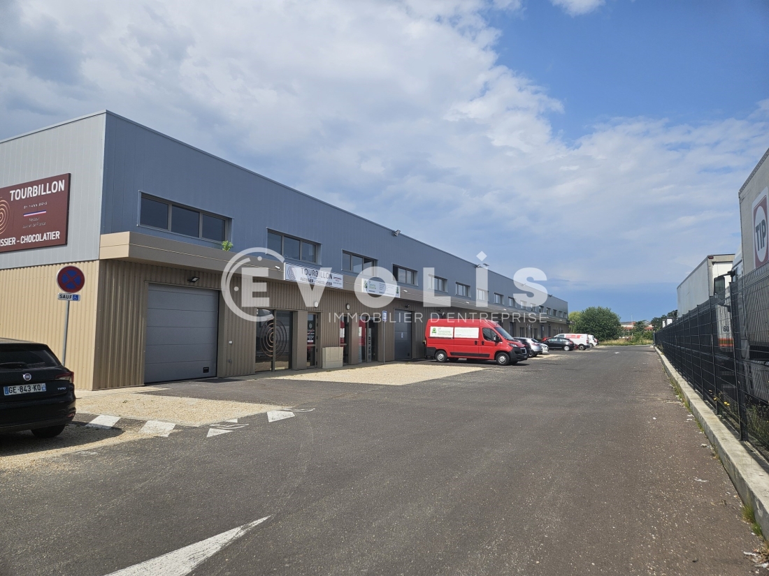 Photo 2 – vente Entrepôts / activités	MAROLLES EN HUREPOIX (91630)