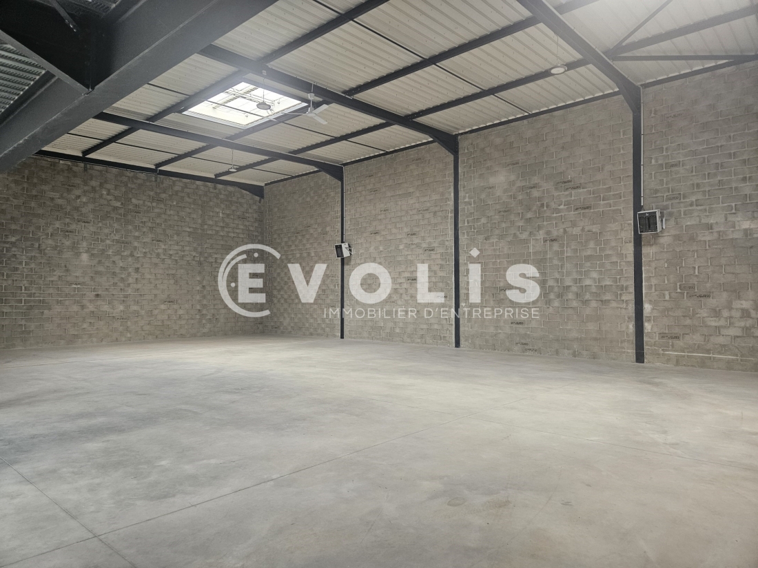 Photo 4 – vente Entrepôts / activités	MAROLLES EN HUREPOIX (91630)