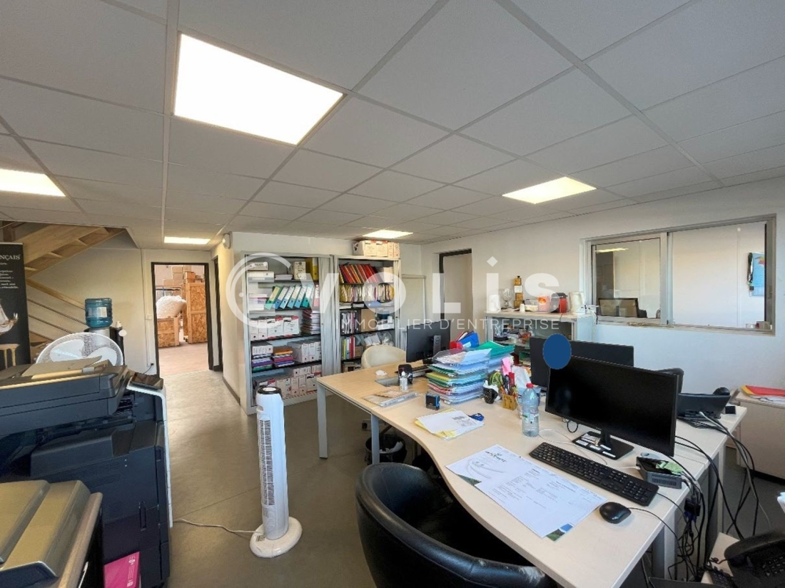 Photo 12 – location Entrepôts / activités	DECINES CHARPIEU (69150)