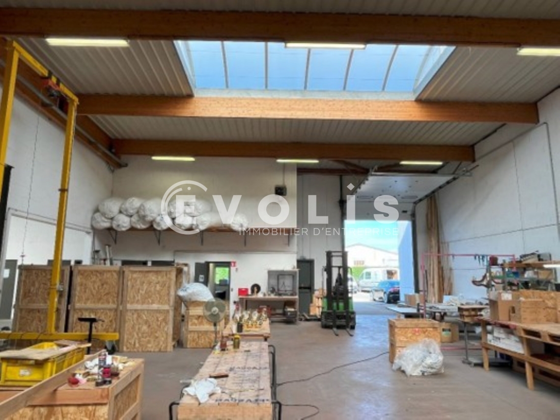 Photo 5 – location Entrepôts / activités	DECINES CHARPIEU (69150)