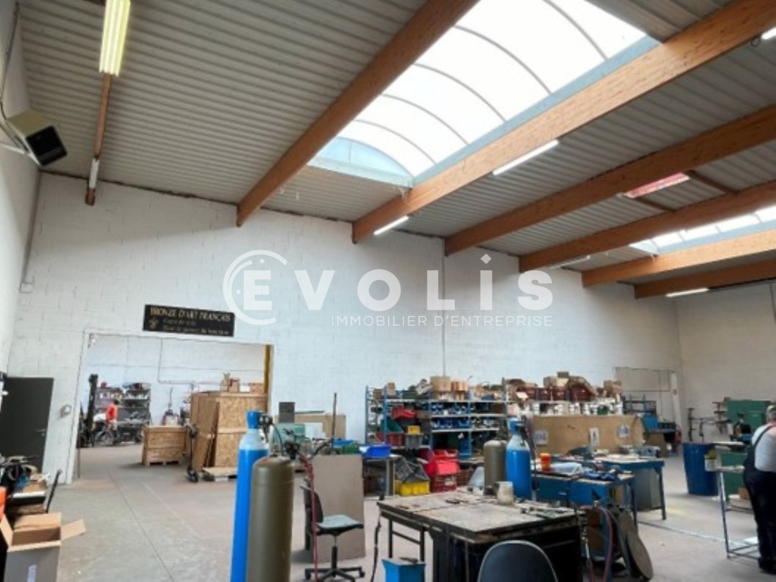 Photo 8 – location Entrepôts / activités	DECINES CHARPIEU (69150)