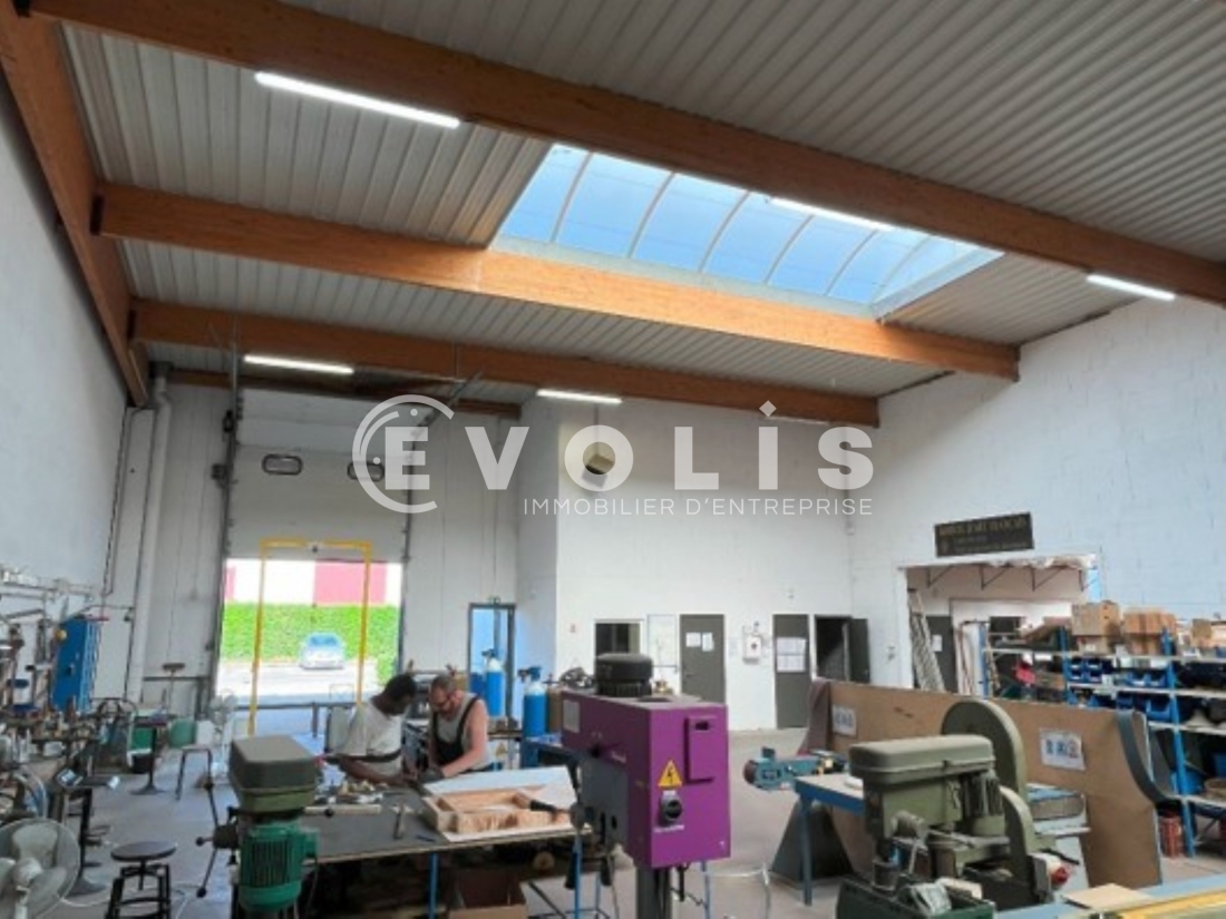 Photo 9 – location Entrepôts / activités	DECINES CHARPIEU (69150)