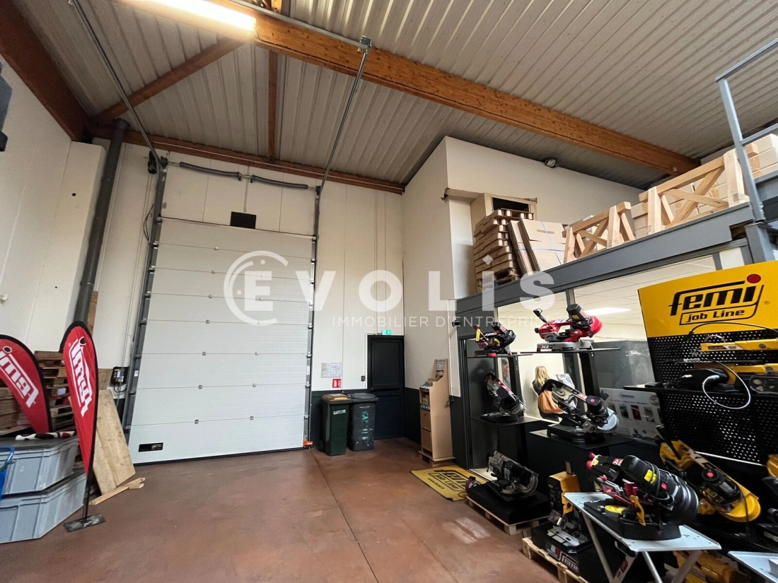 Photo 9 – location Entrepôts / activités	DECINES CHARPIEU (69150)