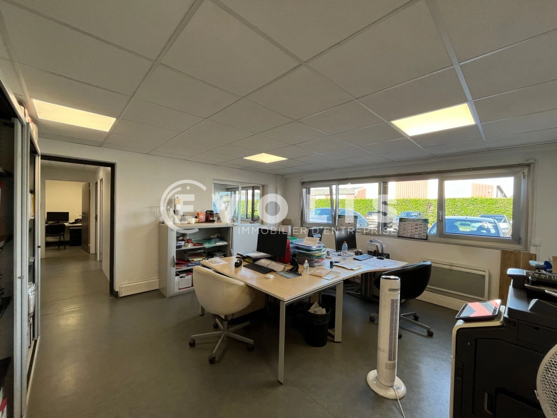 Photo 14 – location Entrepôts / activités	DECINES CHARPIEU (69150)