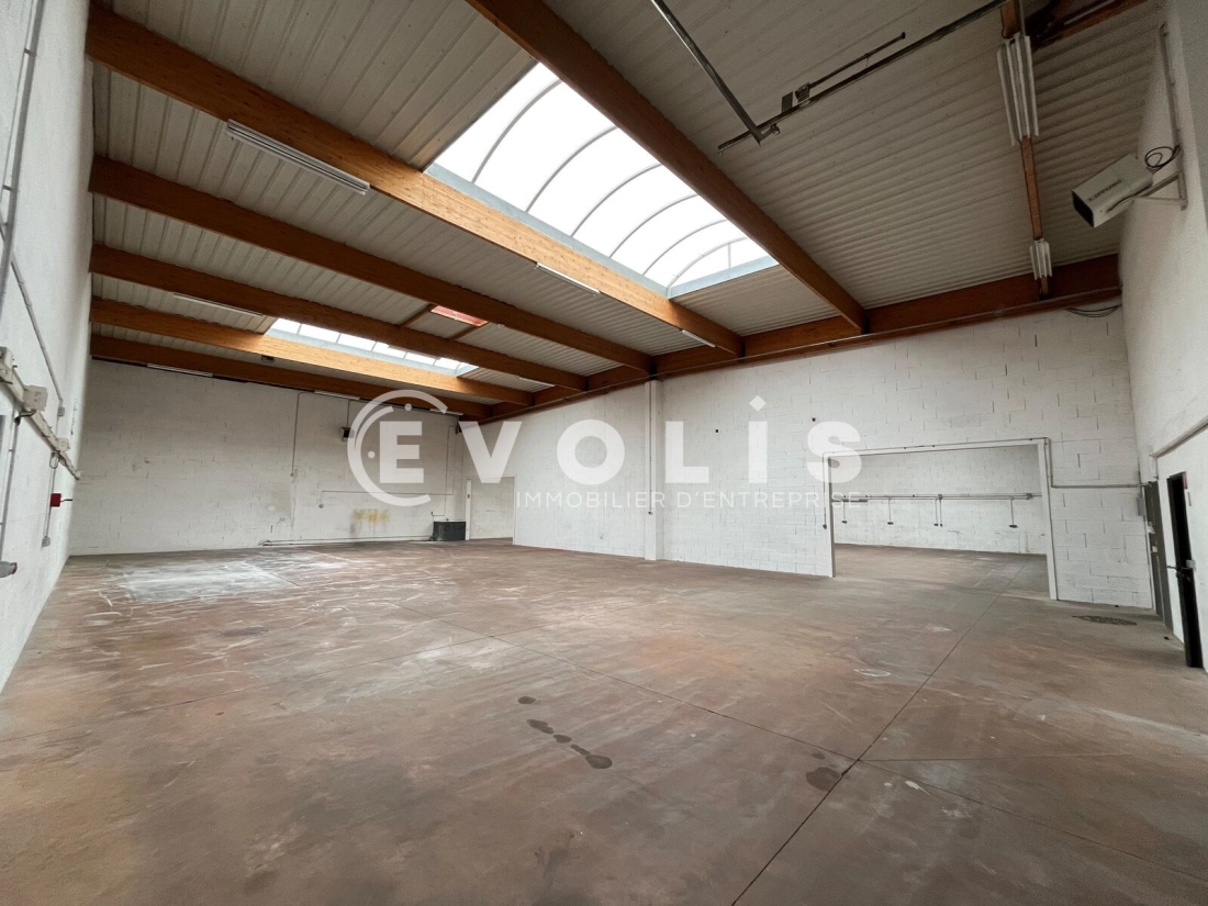 Photo 5 – location Entrepôts / activités	DECINES CHARPIEU (69150)