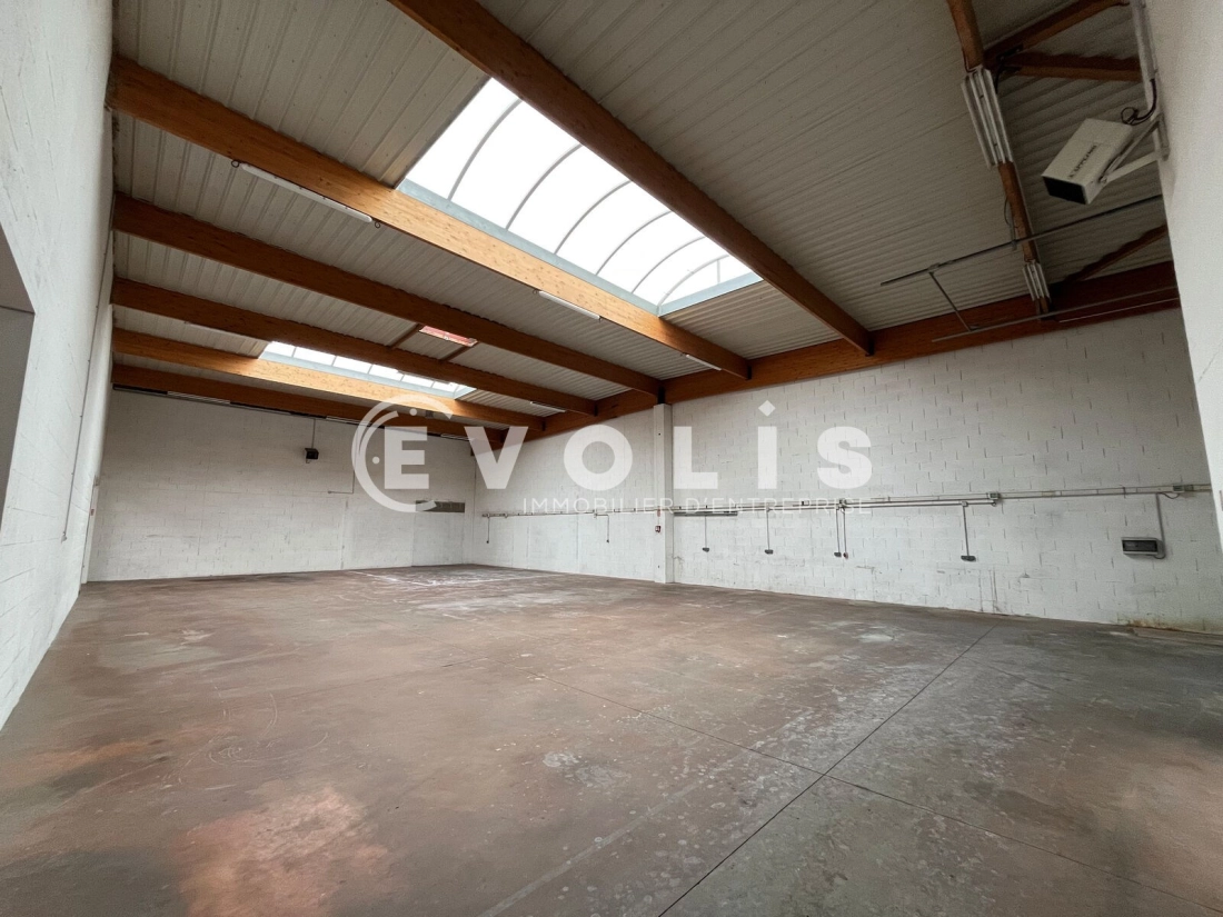 Photo 4 – location Entrepôts / activités	DECINES CHARPIEU (69150)