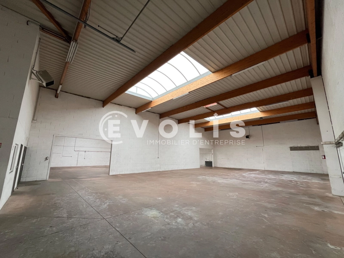 Photo 8 – location Entrepôts / activités	DECINES CHARPIEU (69150)