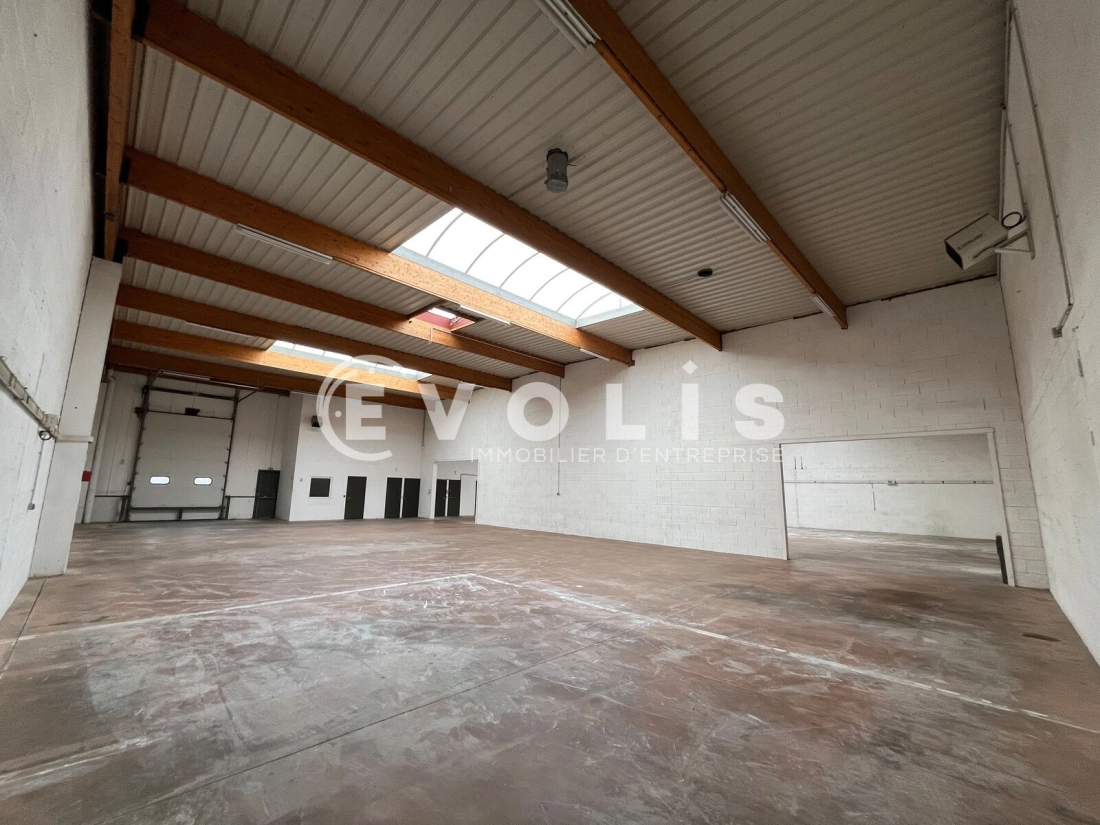 Photo 9 – location Entrepôts / activités	DECINES CHARPIEU (69150)