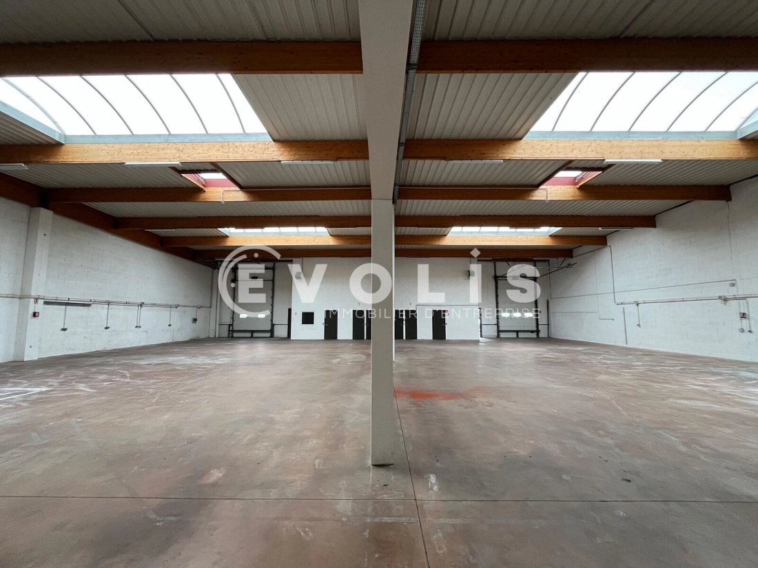 Photo 11 – location Entrepôts / activités	DECINES CHARPIEU (69150)