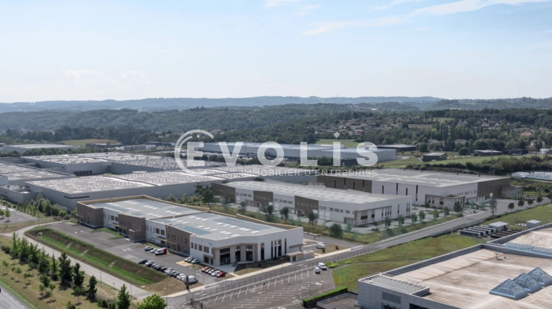 Photo 11 – location Entrepôts / activités	VILLEFONTAINE (38090)