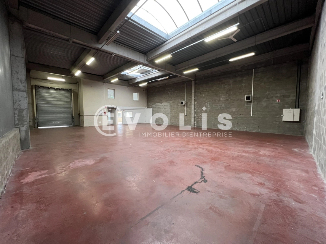 Photo 10 – location Entrepôts / activités	SAINT PRIEST (69800)