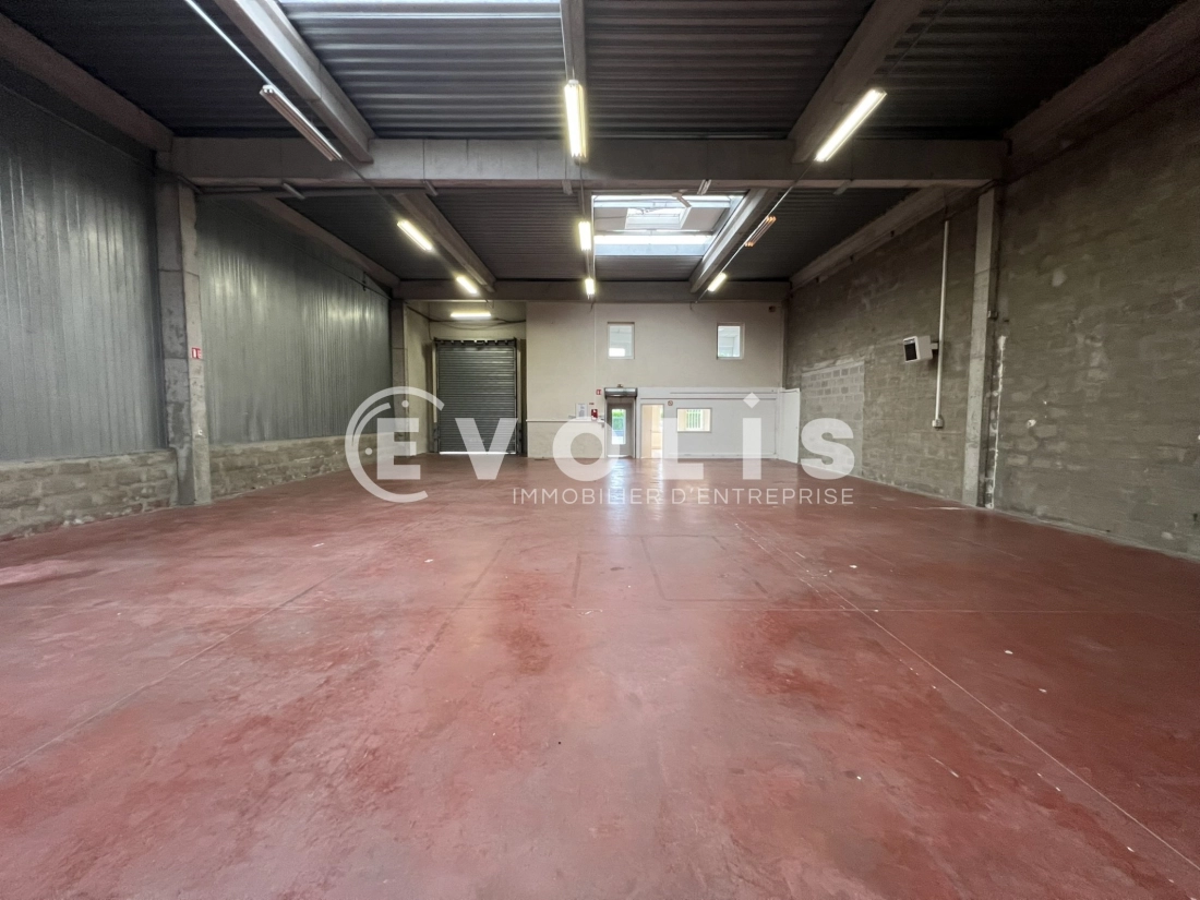 Photo 13 – location Entrepôts / activités	SAINT PRIEST (69800)