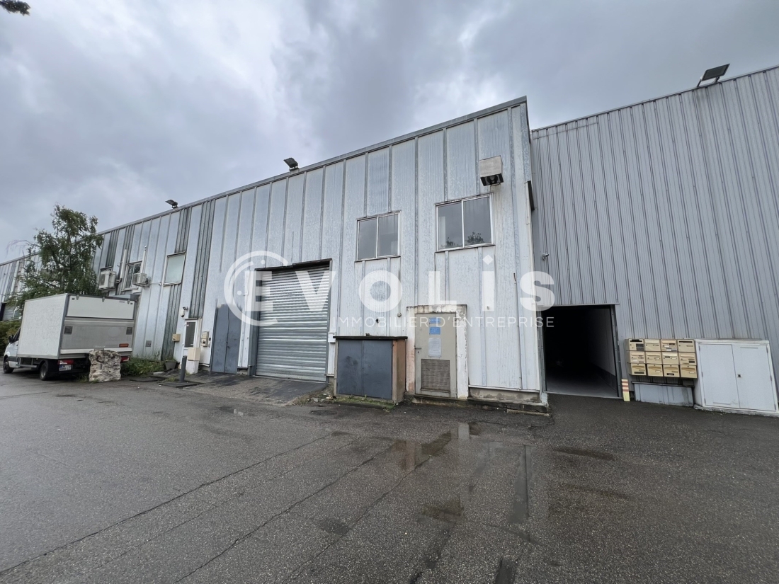 Photo 15 – vente Entrepôts / activités	SAINT PRIEST (69800)