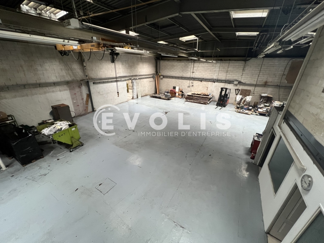 Photo 6 – vente Entrepôts / activités	SAINT PRIEST (69800)