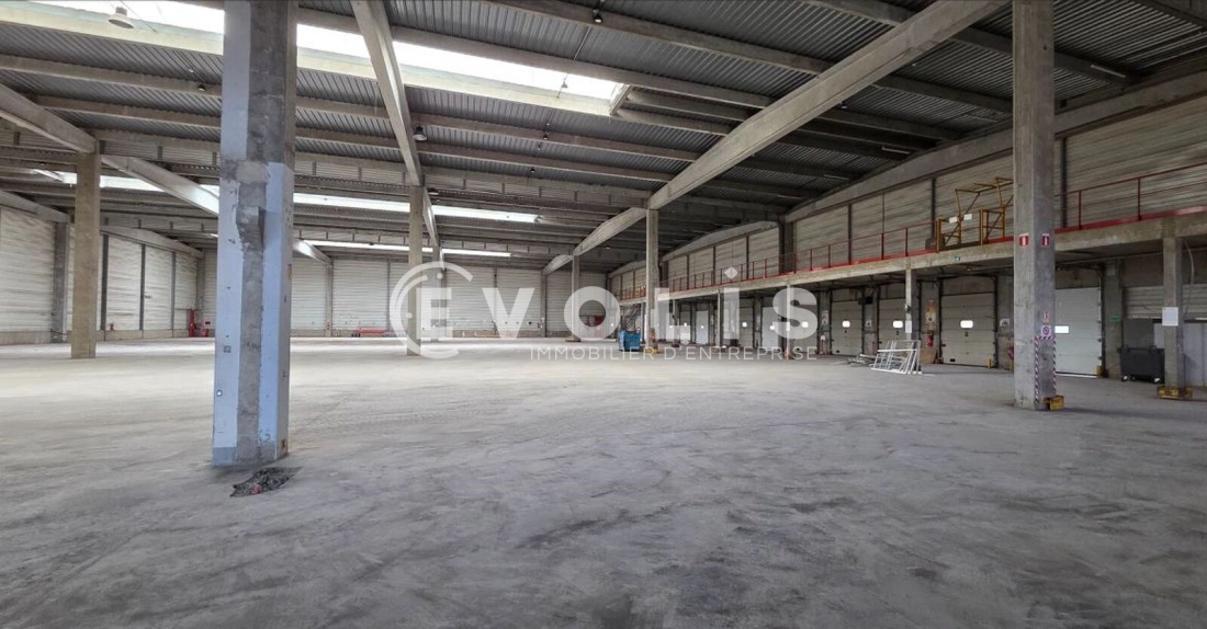 Photo 2 – location Entrepôts / activités	MAUREPAS (78310)