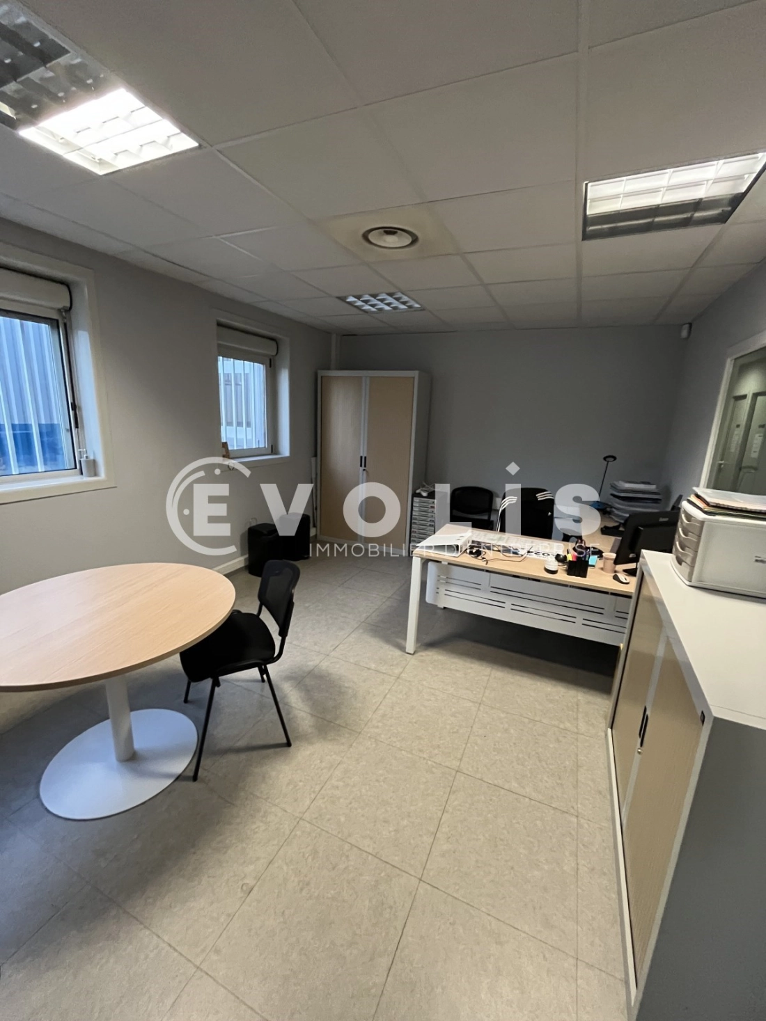 Photo 4 – location Entrepôts / activités	GALLARGUES LE MONTUEUX (30660)
