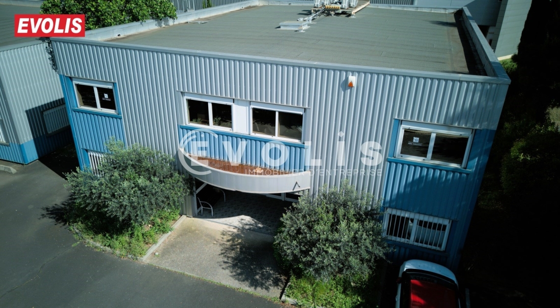 Photo 2 – location Entrepôts / activités	GALLARGUES LE MONTUEUX (30660)