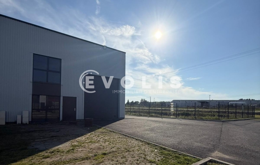 Photo 2 – location Entrepôts / activités	TIGNIEU JAMEYZIEU (38230)